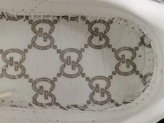 Gucci Ace White Green Red Web Stripe Lifestyle Sneaker 2