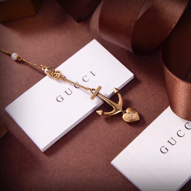 Gucci Anchor Pavé Crystal and Pearl Gold-Tone Necklace 7