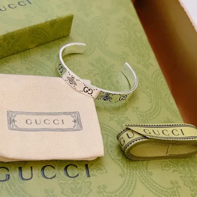 Gucci Bee Motif GG Engraved Open Cuff Bracelet 2