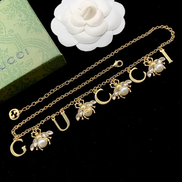 Gucci Bee Motif GUCCI Letter Charm Gold-Tone Bracelet 3
