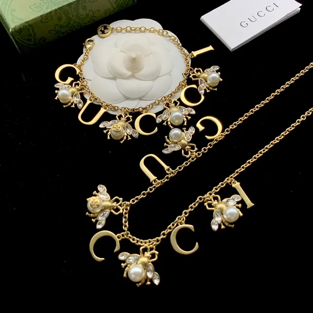 Gucci Bee Motif GUCCI Letter Charm Gold-Tone Bracelet 5