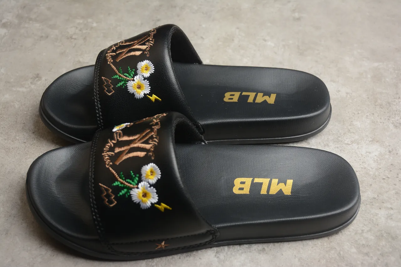 Gucci Black Gold Embroidered Floral Leather Strap Slippers 8