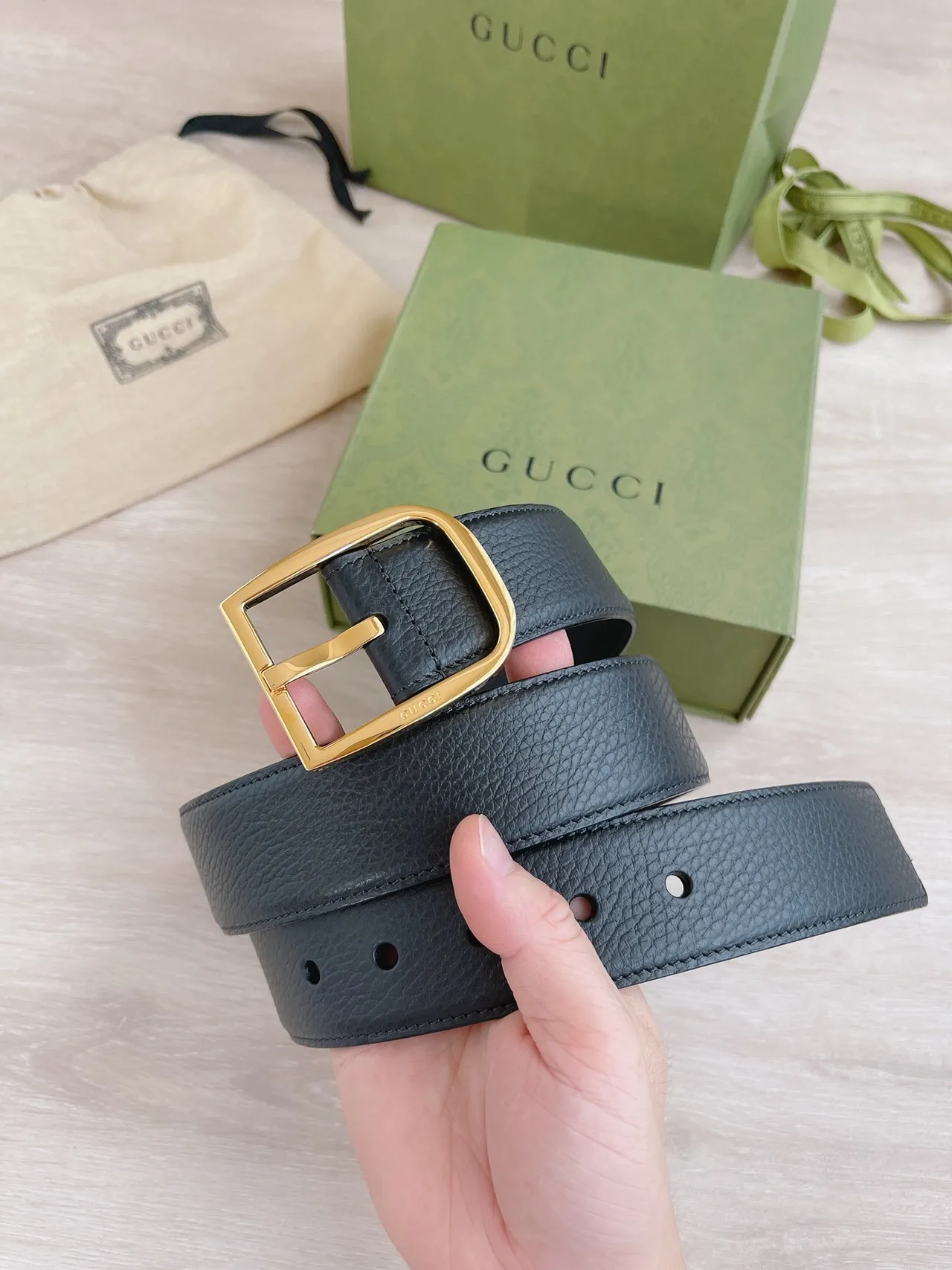 Gucci Black Gold Pebbled Rectangular Buckle Leather Belt 8