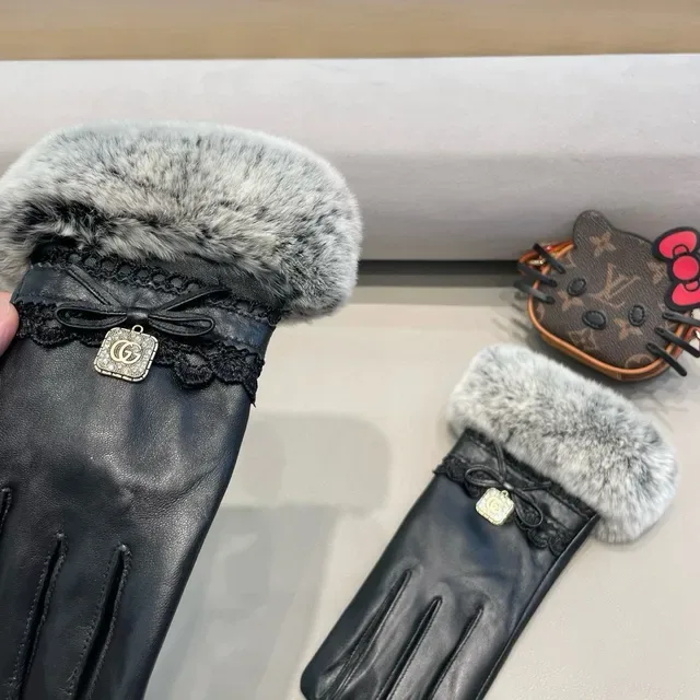 Gucci Black Gray Faux Fur Cuff Leather Gloves 3