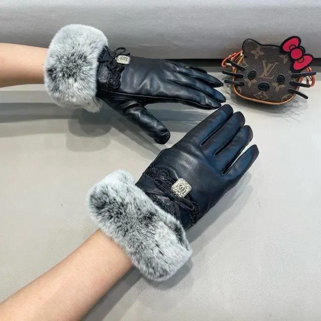 Gucci Black Gray Faux Fur Cuff Leather Gloves 9