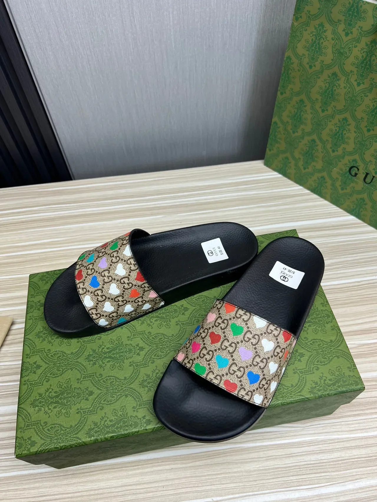 Gucci Black Multicolor GG Monogram Canvas Strap Heart Print Slippers 2