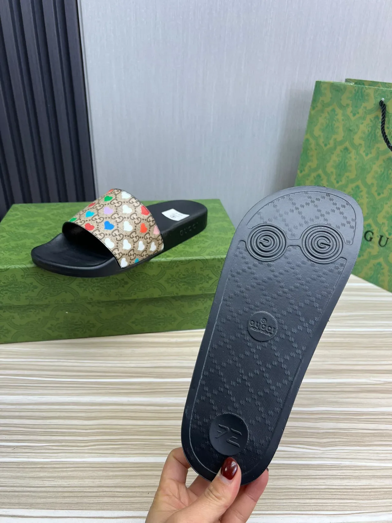 Gucci Black Multicolor GG Monogram Canvas Strap Heart Print Slippers 3