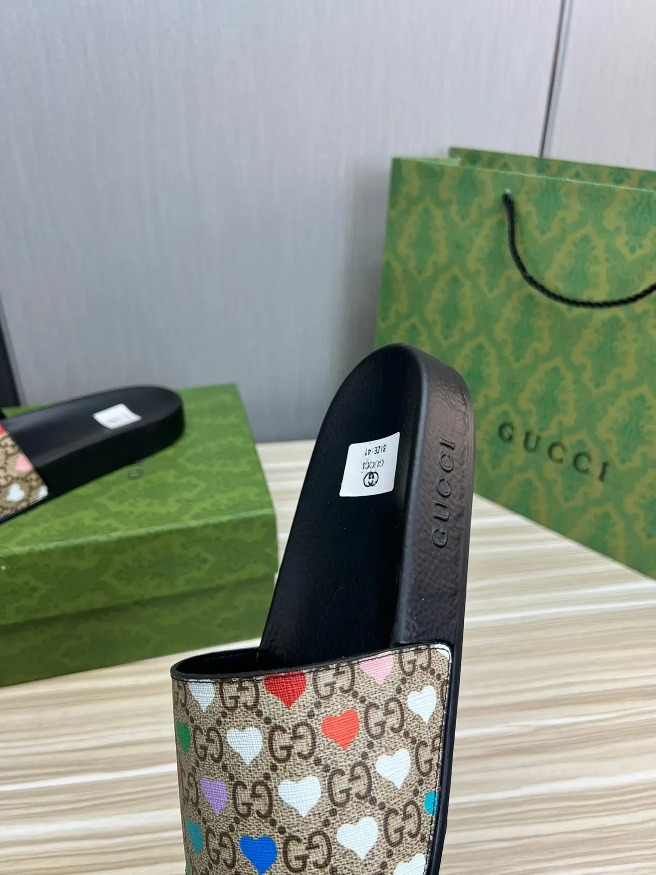 Gucci Black Multicolor GG Monogram Canvas Strap Heart Print Slippers 4