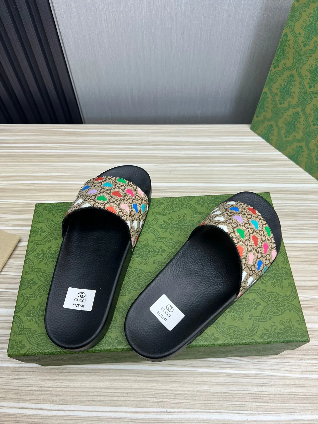 Gucci Black Multicolor GG Monogram Canvas Strap Heart Print Slippers 7