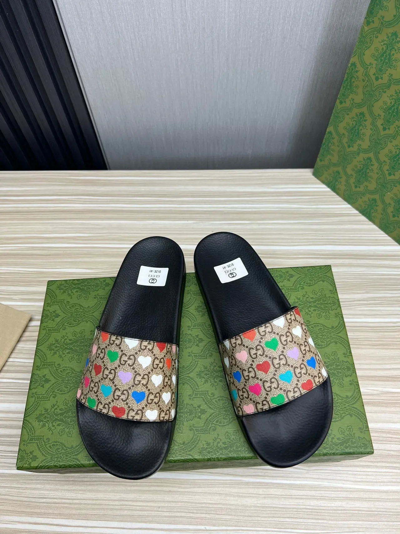 Gucci Black Multicolor GG Monogram Canvas Strap Heart Print Slippers 9