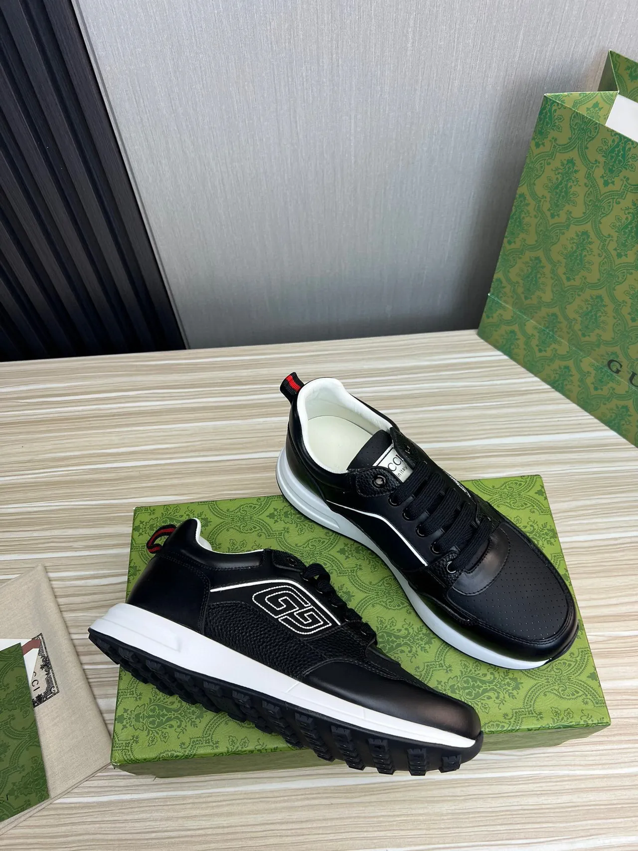 Gucci Black White Leather And Perforated Upper Interlocking GG Logo Lifestyle Sneakers 4