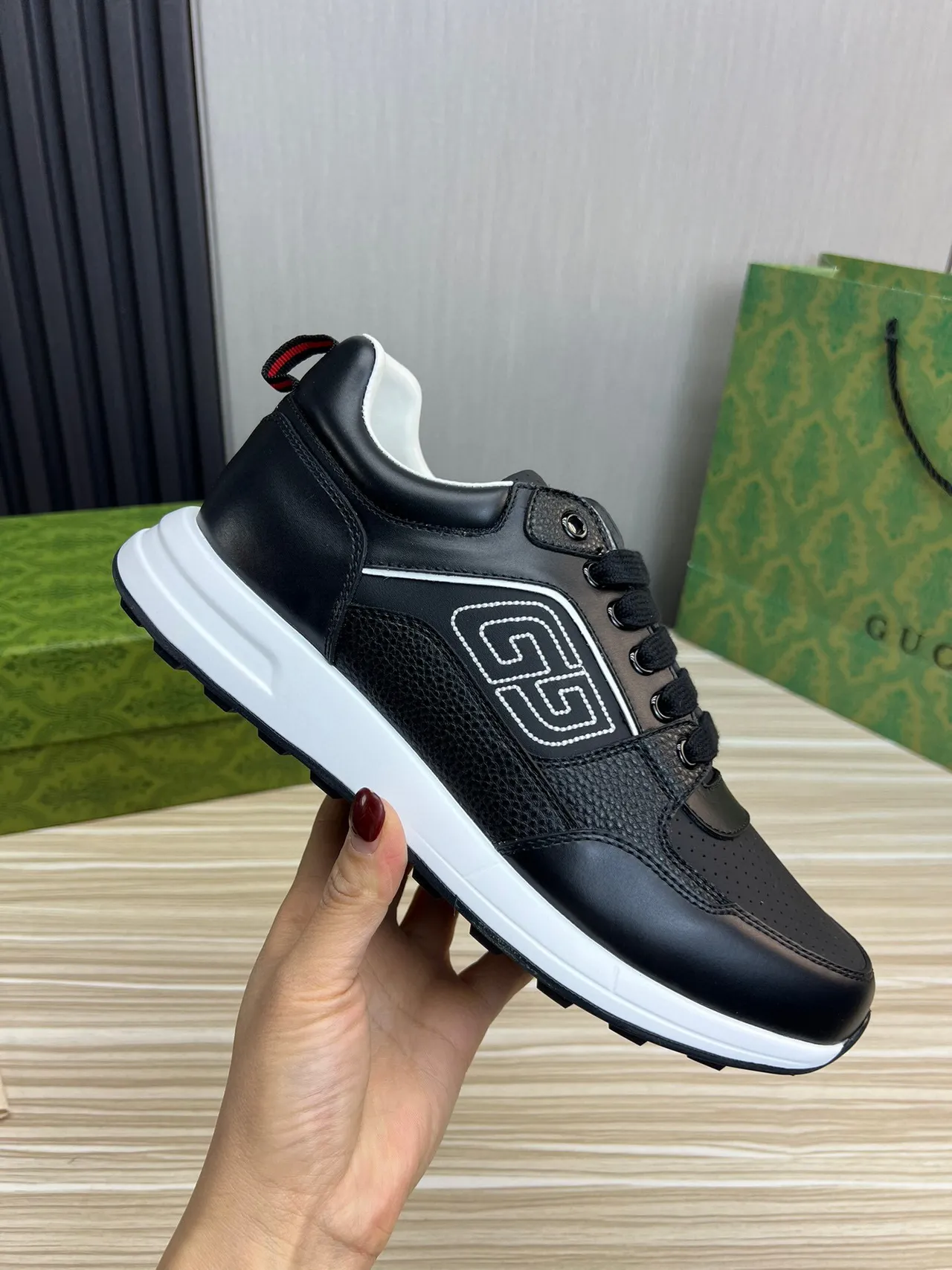 Gucci Black White Leather And Perforated Upper Interlocking GG Logo Lifestyle Sneakers 5