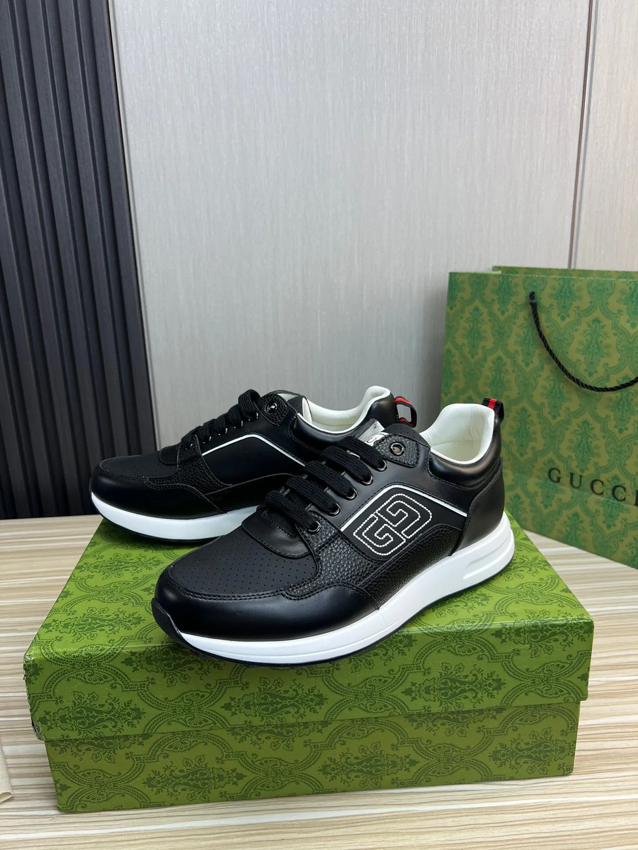 Gucci Black White Leather And Perforated Upper Interlocking GG Logo Lifestyle Sneakers 9