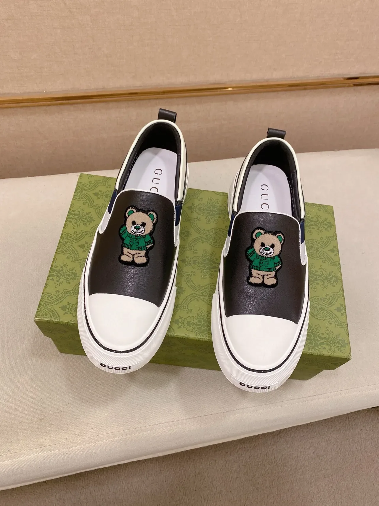Gucci Black White Slip-On Construction Color-Blocked Side Panel Lifestyle Sneakers 5