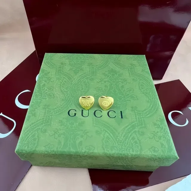 Gucci Blind for Love Heart Stud Earrings 2