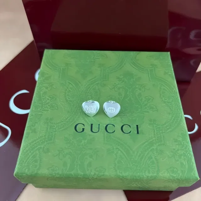 Gucci Blind for Love Heart Stud Earrings 3