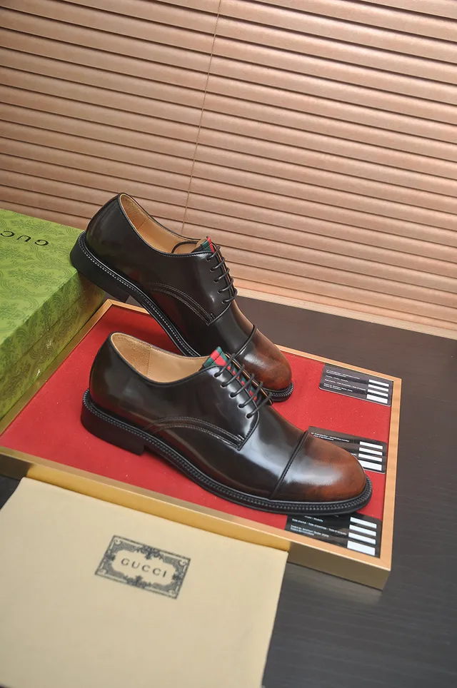 Gucci Chaussures Oxford en Cuir Poli avec Cap-Toe Couleur Beige Marron 4