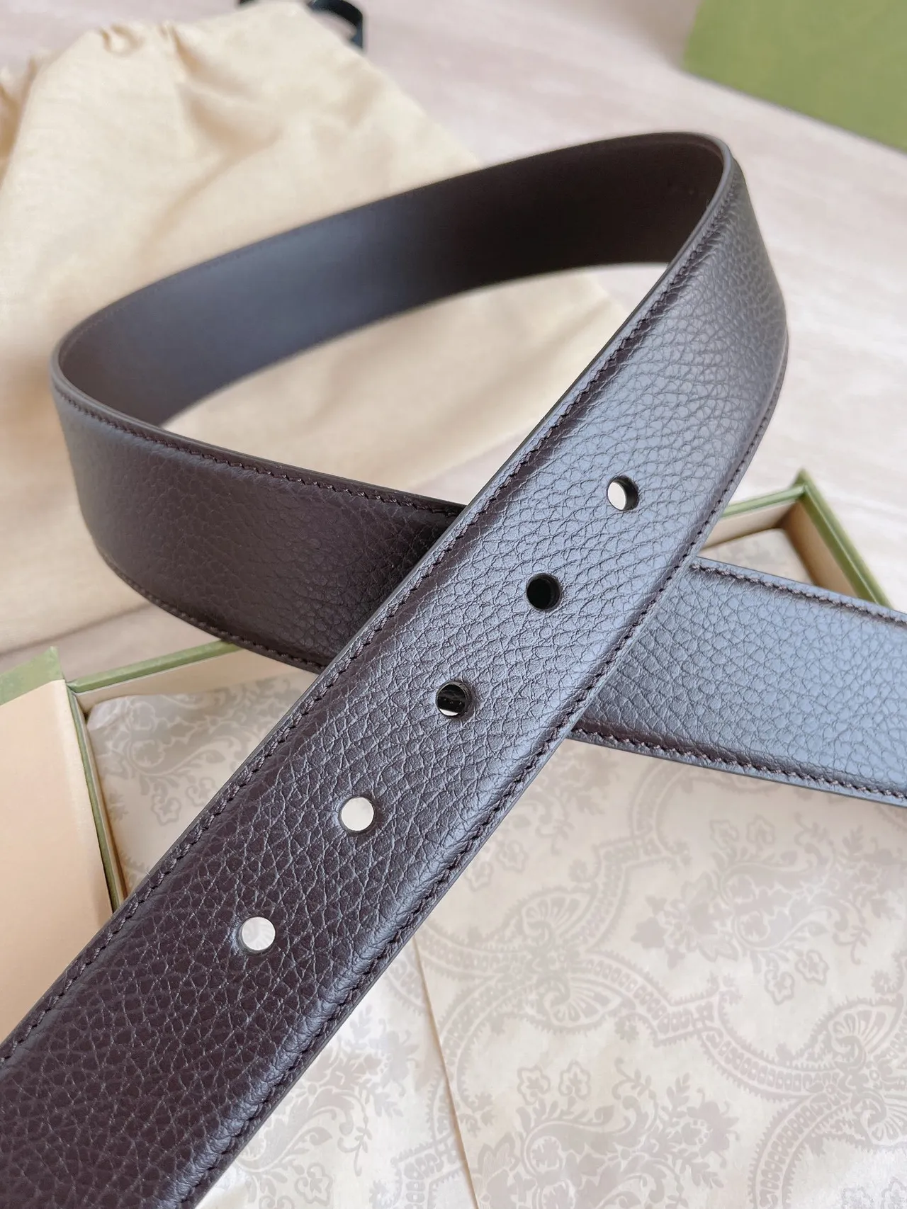 Gucci Brown Silver Pebbled Rectangular Buckle Leather Belt 2