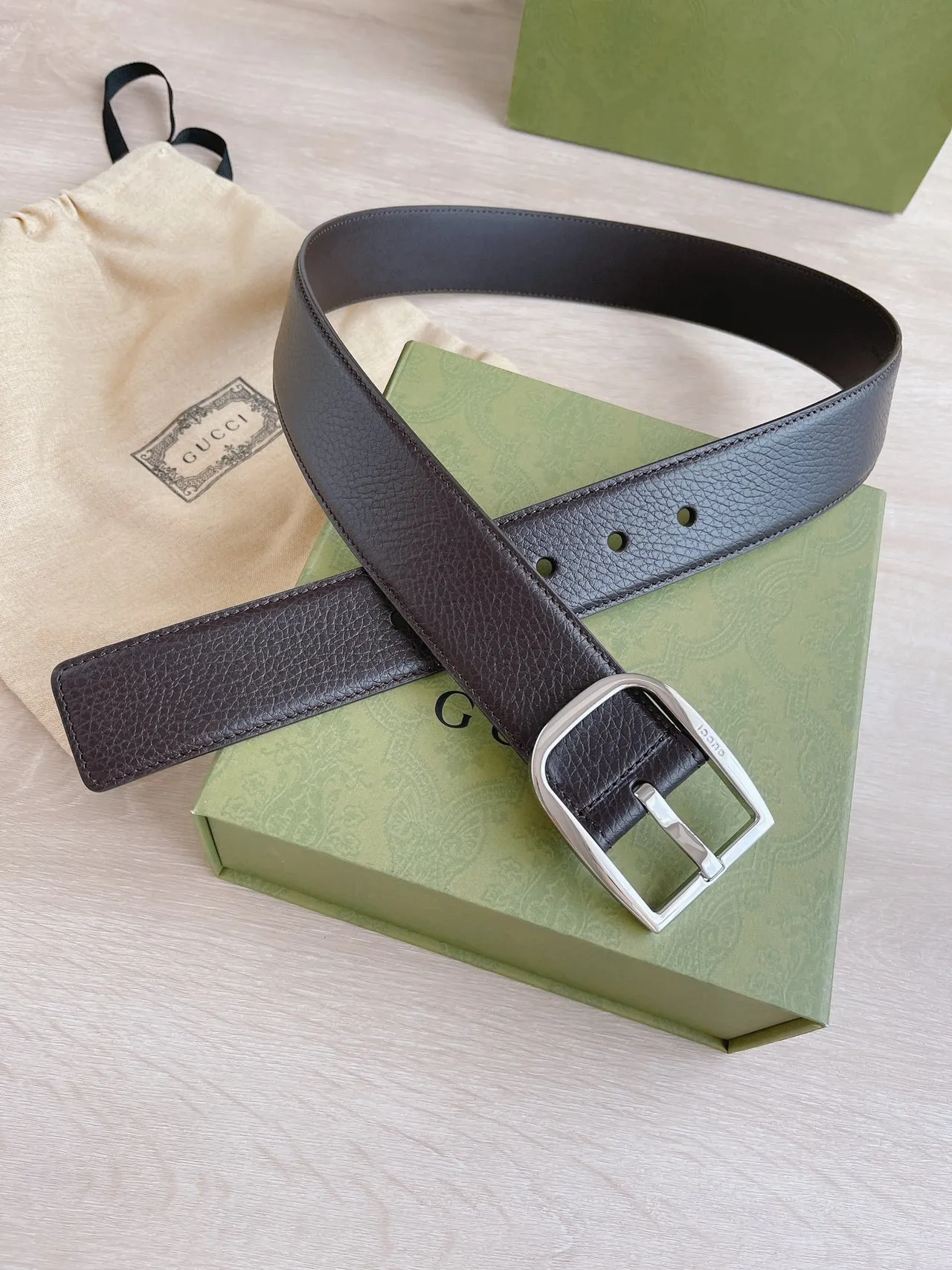 Gucci Brown Silver Pebbled Rectangular Buckle Leather Belt 5