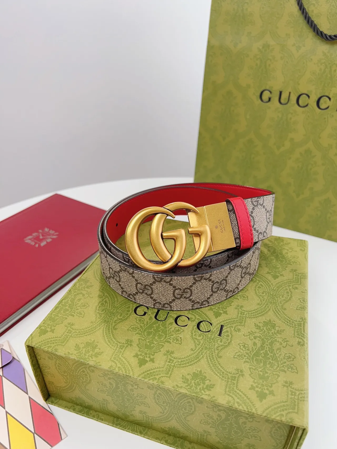 Gucci Double G 红色皮革腰带和 GG Monogram 织带皮革腰带 3