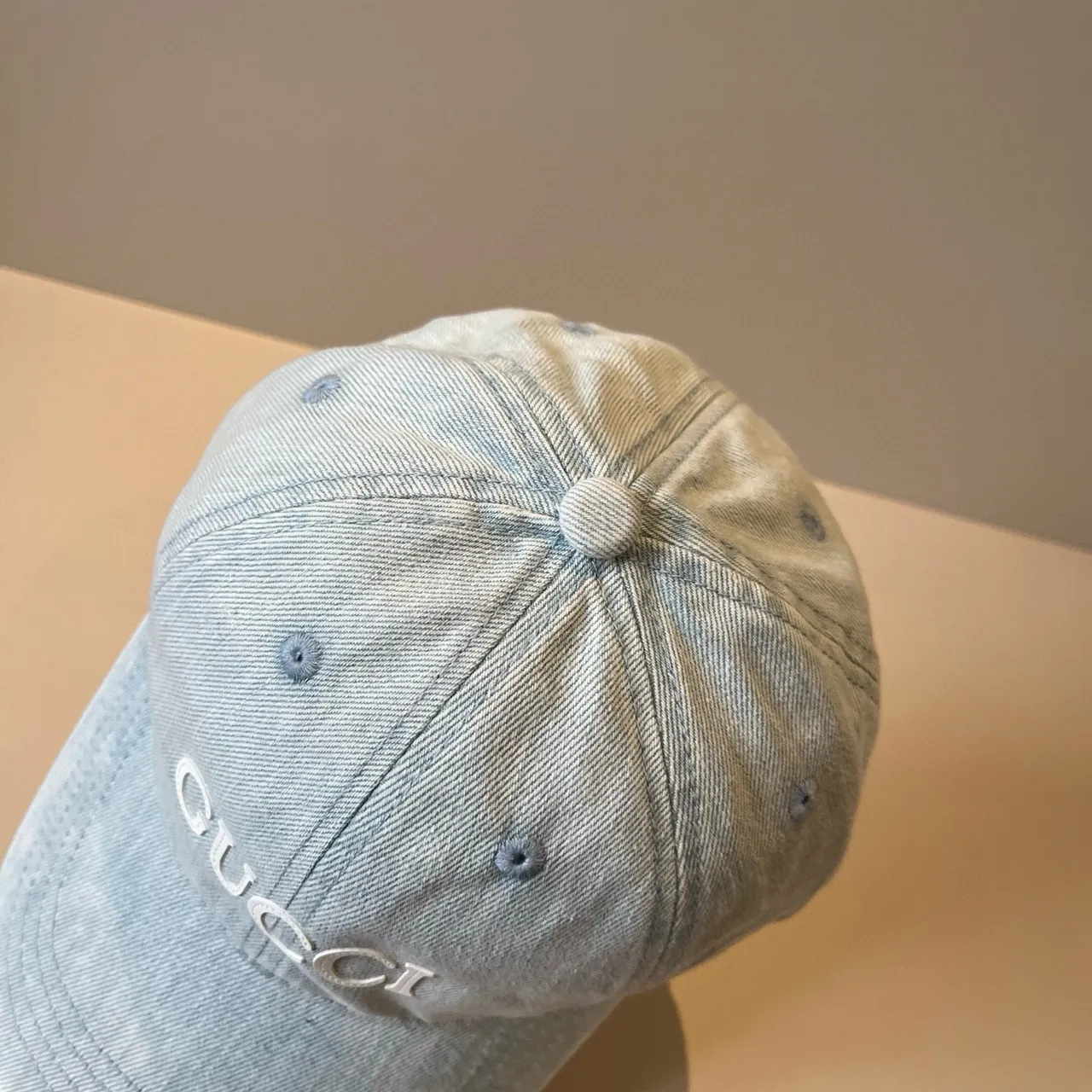 Gucci إيمبرويدد لوجو أزرق فاتح دنيم كابيه بيسبول 7