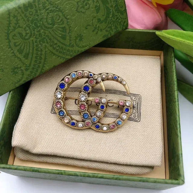 Gucci GG Brooch Gold Multicolor Interlocking Double-G Pavé Crystal-Encrusted Brooch 5