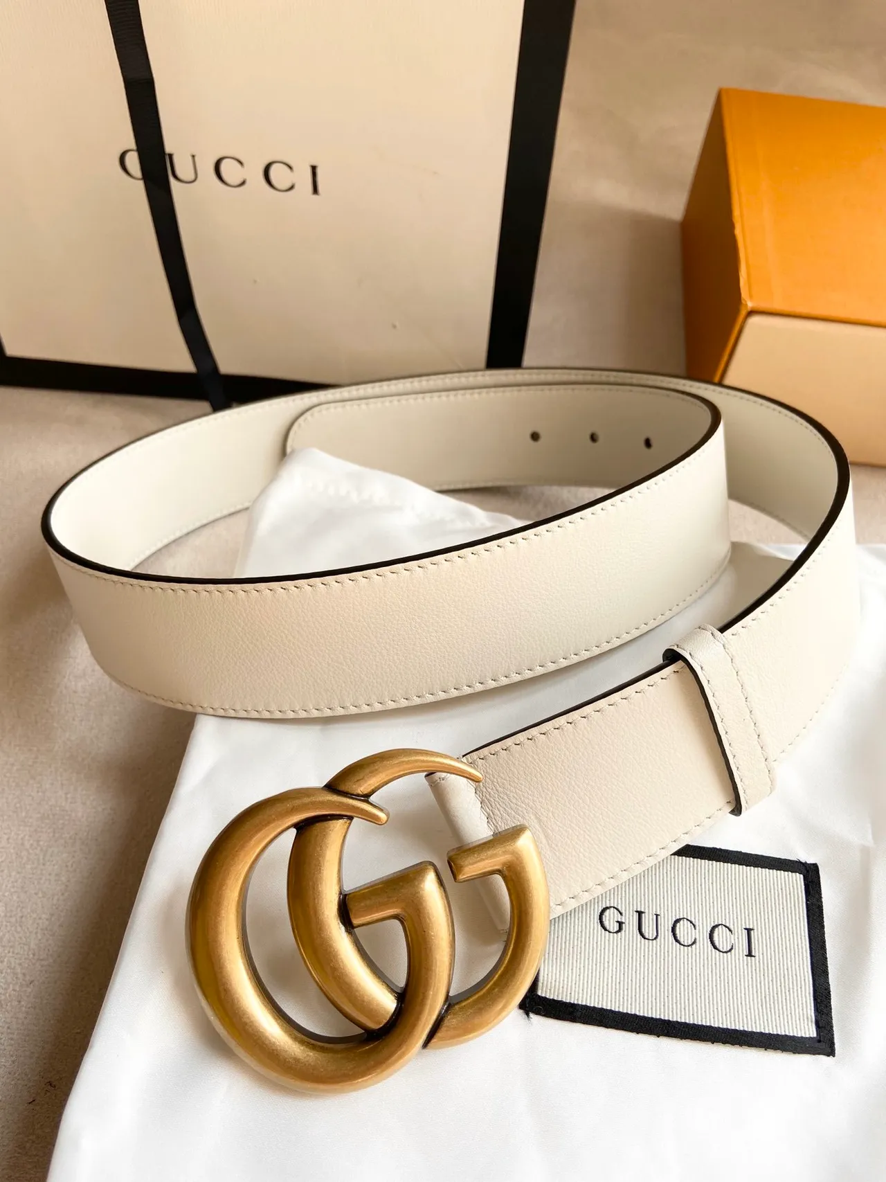 Gucci GG Marmont 米色 镀金 互锁 G 扣 光滑皮革带 5