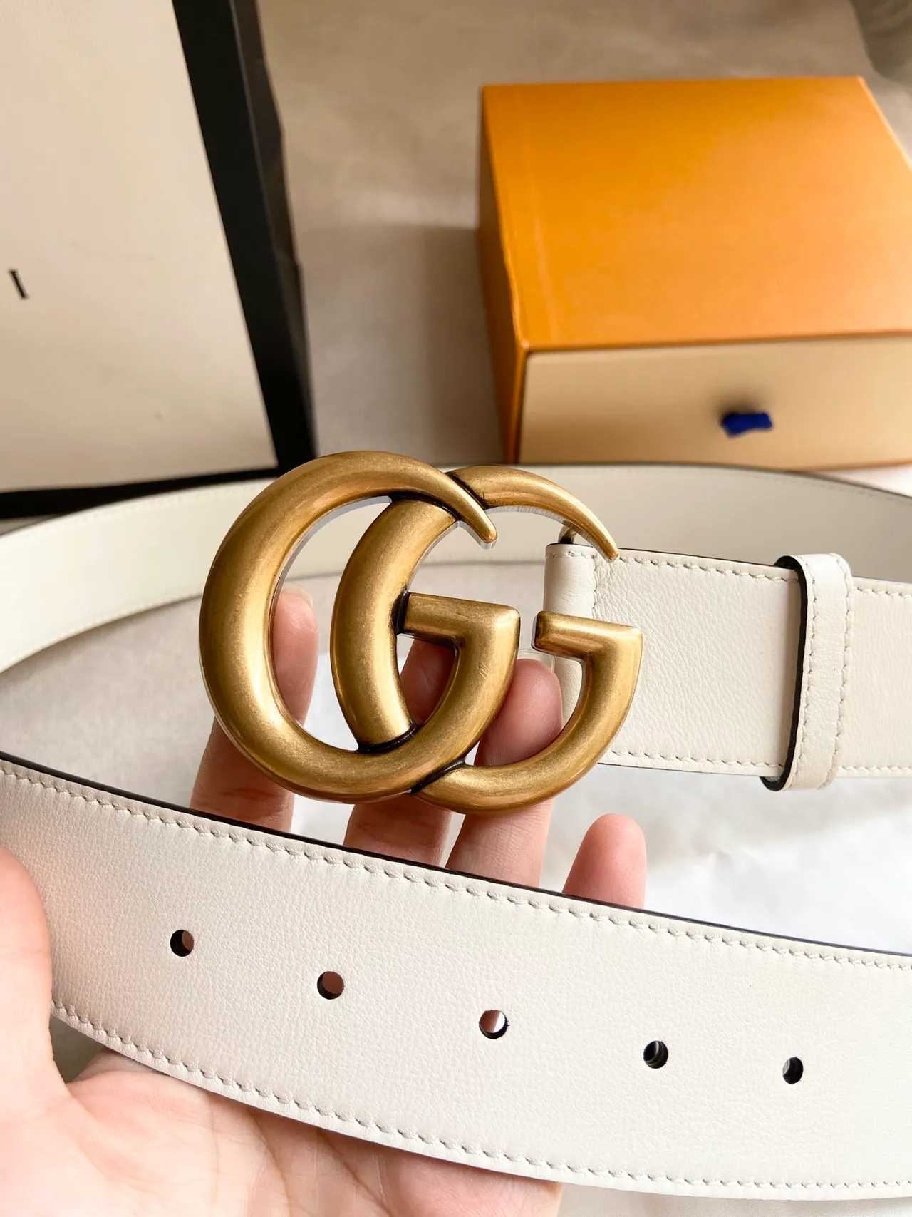 Gucci GG Marmont 米色 镀金 互锁 G 扣 光滑皮革带 8
