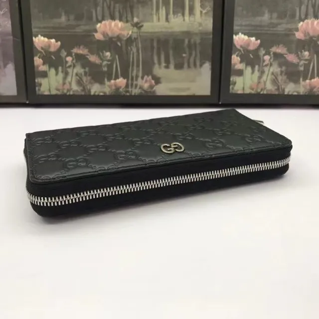 Carteira longa Gucci GG Marmont preta com monograma GG embossado e zíper 2