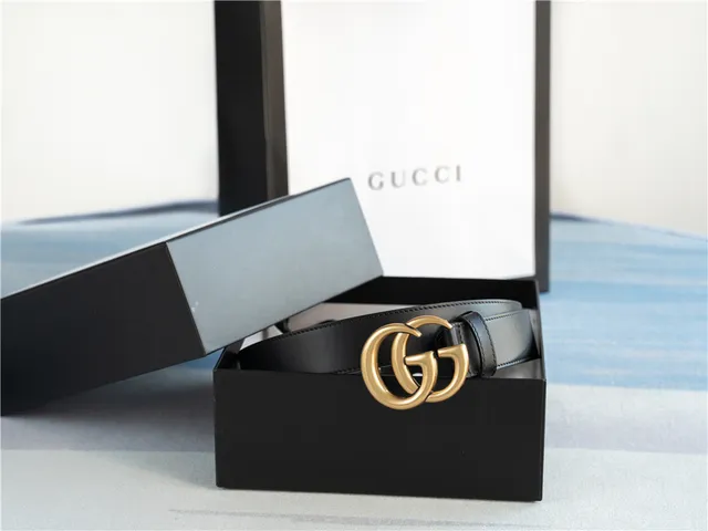 Gucci GG Marmont Noir et or Interlocking G Buckle Ceinture en cuir lisse 2