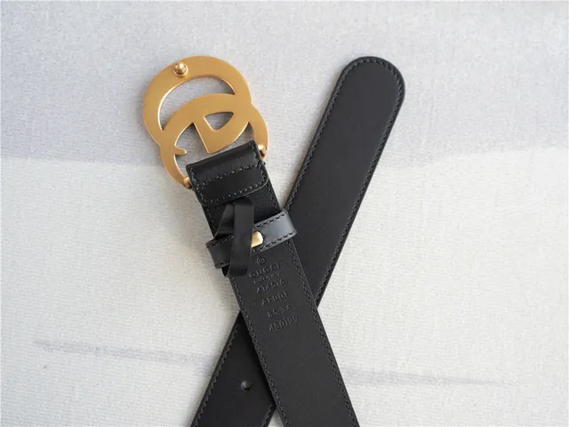 Gucci GG Marmont Noir et or Interlocking G Buckle Ceinture en cuir lisse 4