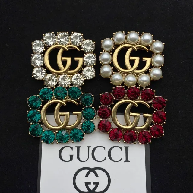 Broche Gucci GG Marmont-inspired Or Rouge Interlocking Logo Circular Crystal Halo 2