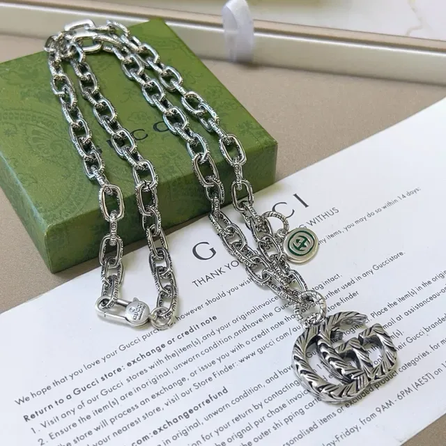 قلادة Gucci GG Marmont Interlocking G سلسلة مربوطة بحبل 6