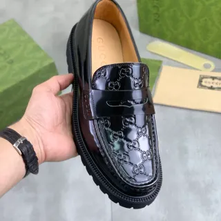 Gucci GG Marmont Loafer 黑色漆皮 Loafer