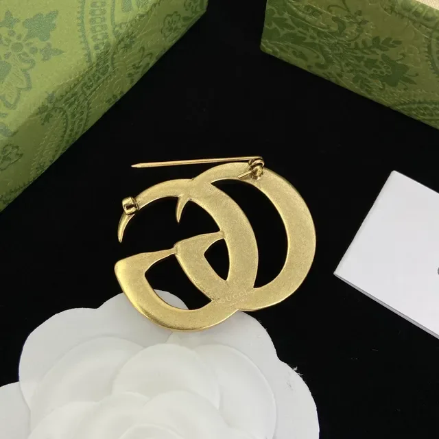 Gucci GG Marmont Pearl-Embellished Double G Brooch 2