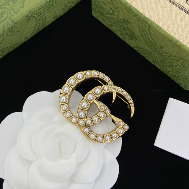 Gucci GG Marmont Pearl-Embellished Double G Brooch 3