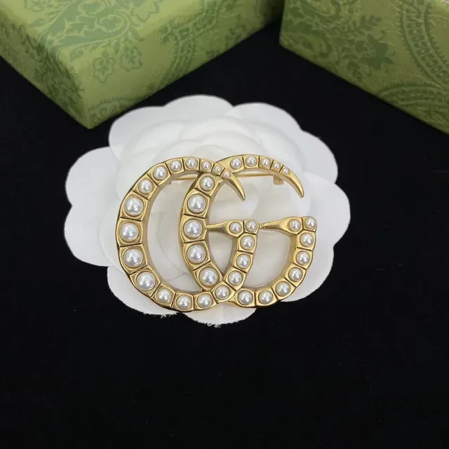 Gucci GG Marmont Pearl-Embellished Double G Brooch 5