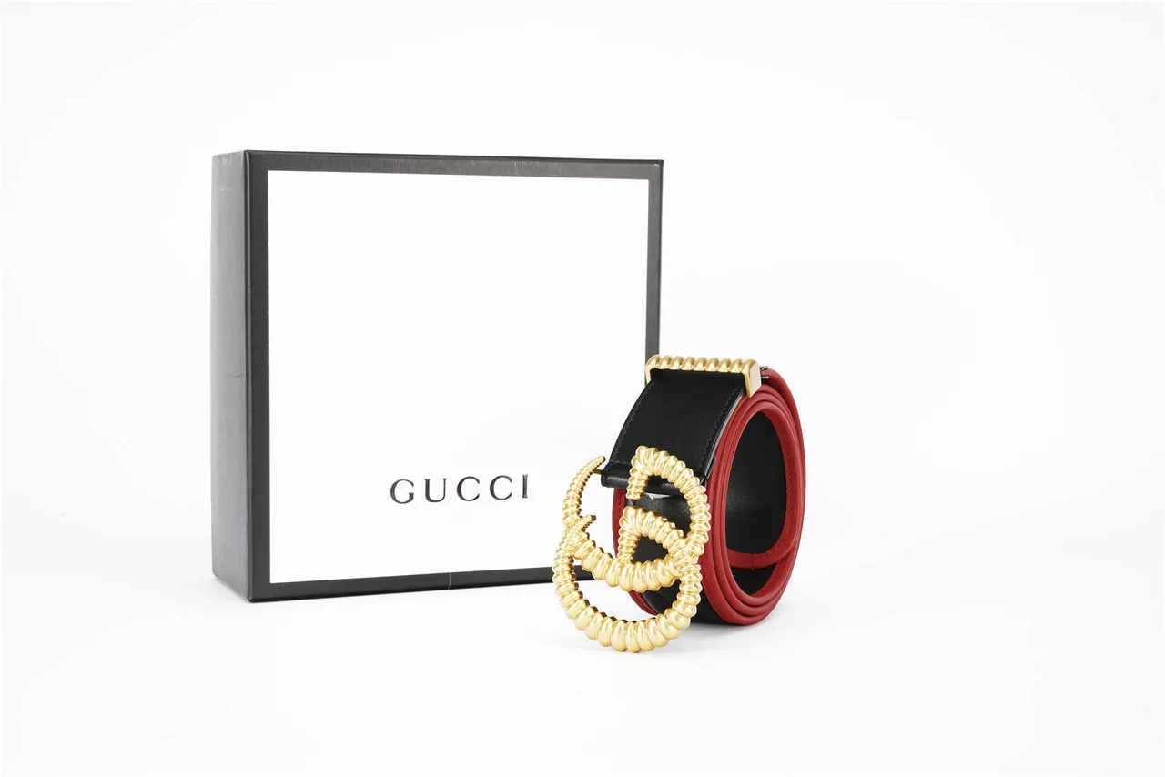 Gucci GG Marmont Ceinture en cuir noir et rouge matelassée 9