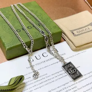 Gucci GG Marmont Silver Green Curb Chain Rectangular Ornate Pendant Necklace
