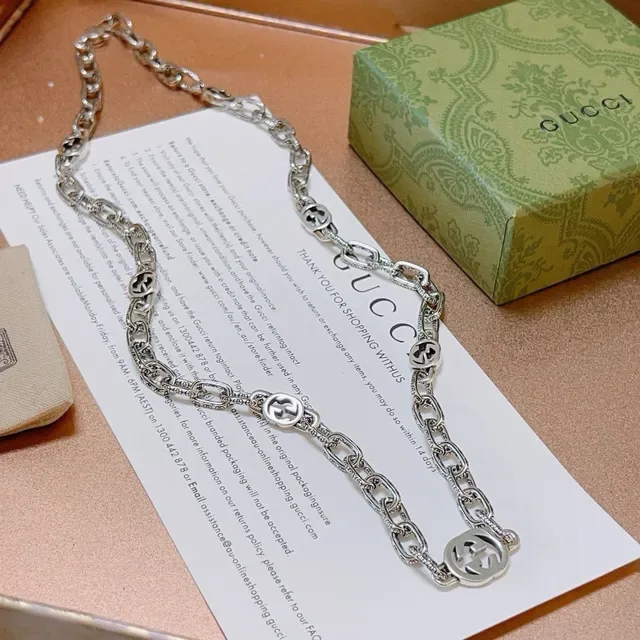 Gucci GG Marmont Silver Green Interlocking G Medallions Textured Link Chain Necklace 3