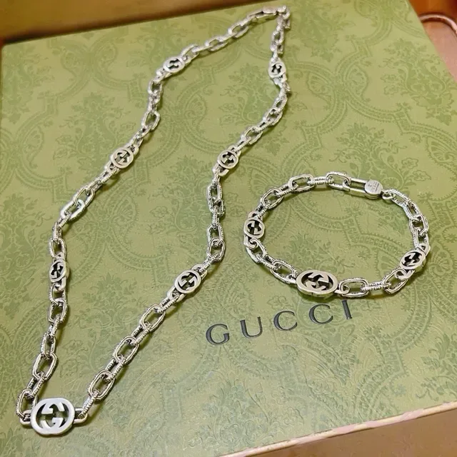 Gucci GG Marmont Silver Green Interlocking G Medallions Textured Link Chain Necklace 4