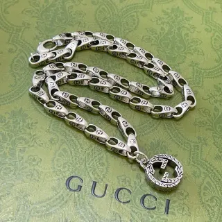 Gucci GG Marmont فضية بنمط ج متشابكة رابط بيضاوي سلسلة