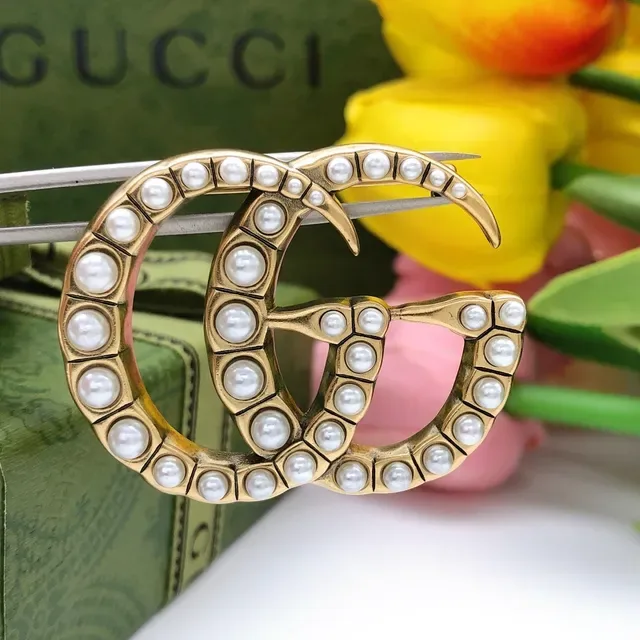 Broche Gucci GG Perles Or Blanc Motif Interlocking G 3