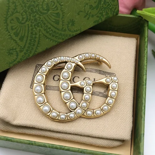 Broche Gucci GG Perles Or Blanc Motif Interlocking G 5