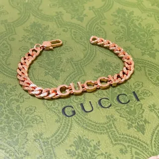 Gucci Gold Chunky Curb Chain Block-Letter Logo Bracelet