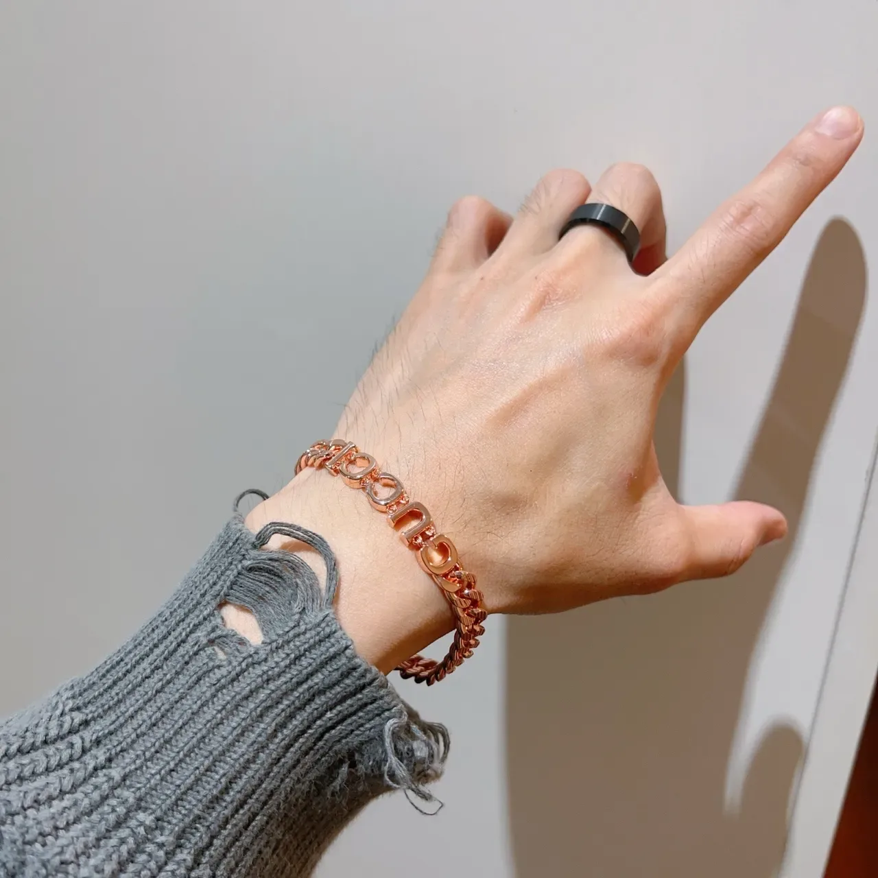 Gucci Gold Chunky Curb Chain Block-Letter Logo Bracelet 2