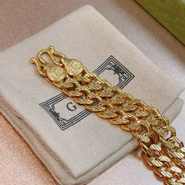 Gucci Gold Curb-Link Chain Polished Necklace 3