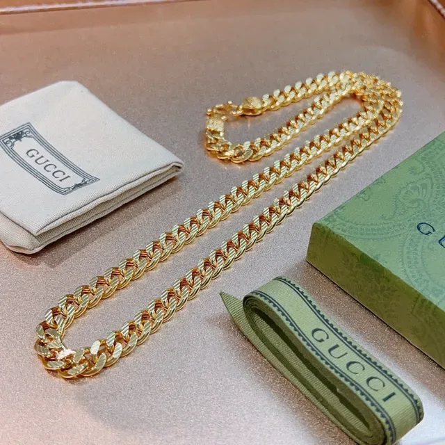 Gucci Gold Curb-Link Chain Polished Necklace 8