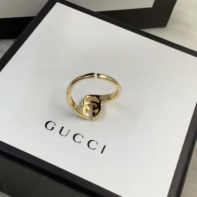Gucci Gold Interlocking Knot Motif Polished Metal Ring 2