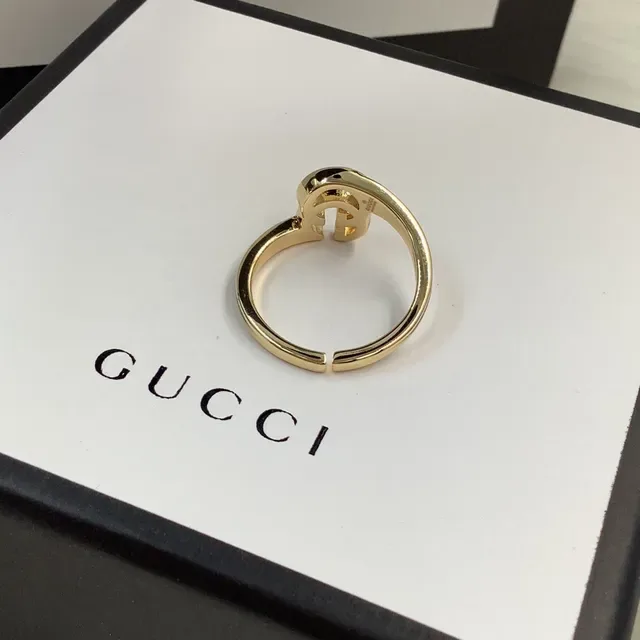 Gucci Gold Interlocking Knot Motif Polished Metal Ring 5